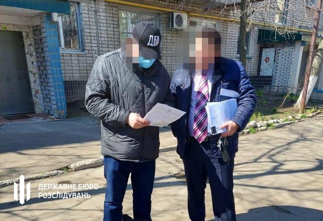В Бердянске прокурор попался на взятке 4 тыс. долл. за смягчение обвинения, - ГБР 03