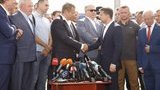 Зеленський визнав, що Центральний міст у Дніпрі здали вчасно