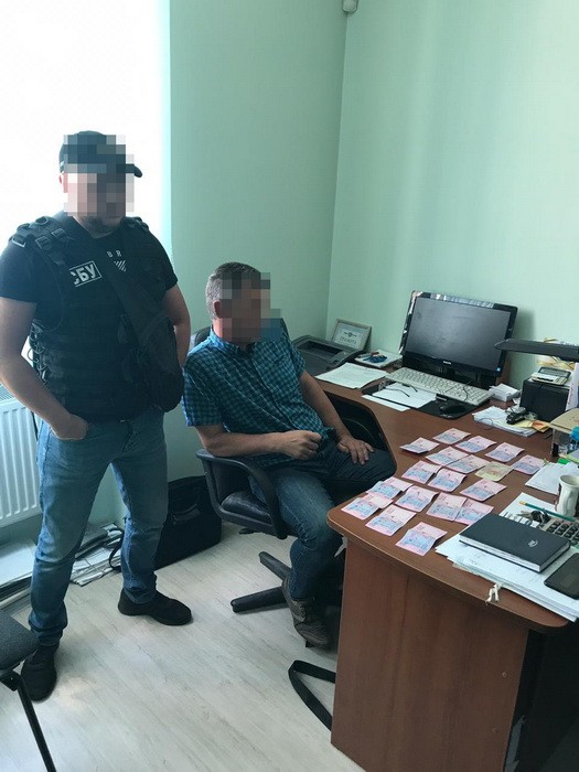 Заместитель мэра райцентра на Кировоградщине попался на 30%-х откатах, - СБУ 02
