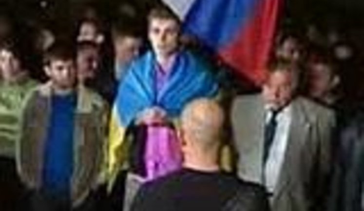 Драка за кулисами прямого эфира Шустер Live в Севастополе. ВИДЕО.