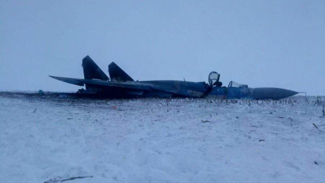 Оприлюднено знімки з місця аварії Су-27 у Житомирській області 01