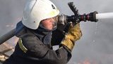 У двоповерховій торговельно-складській будівлі на Львівщині сталася пожежа: згорів дах площею 2800 кв. м, - ДСНС