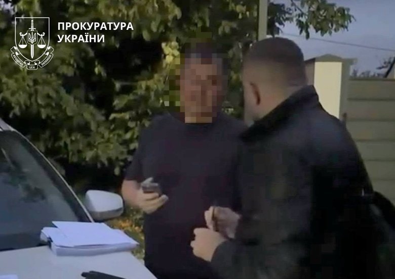 Гуманітарні авто з Польщі замість фронту потрапляли на продаж у Києві