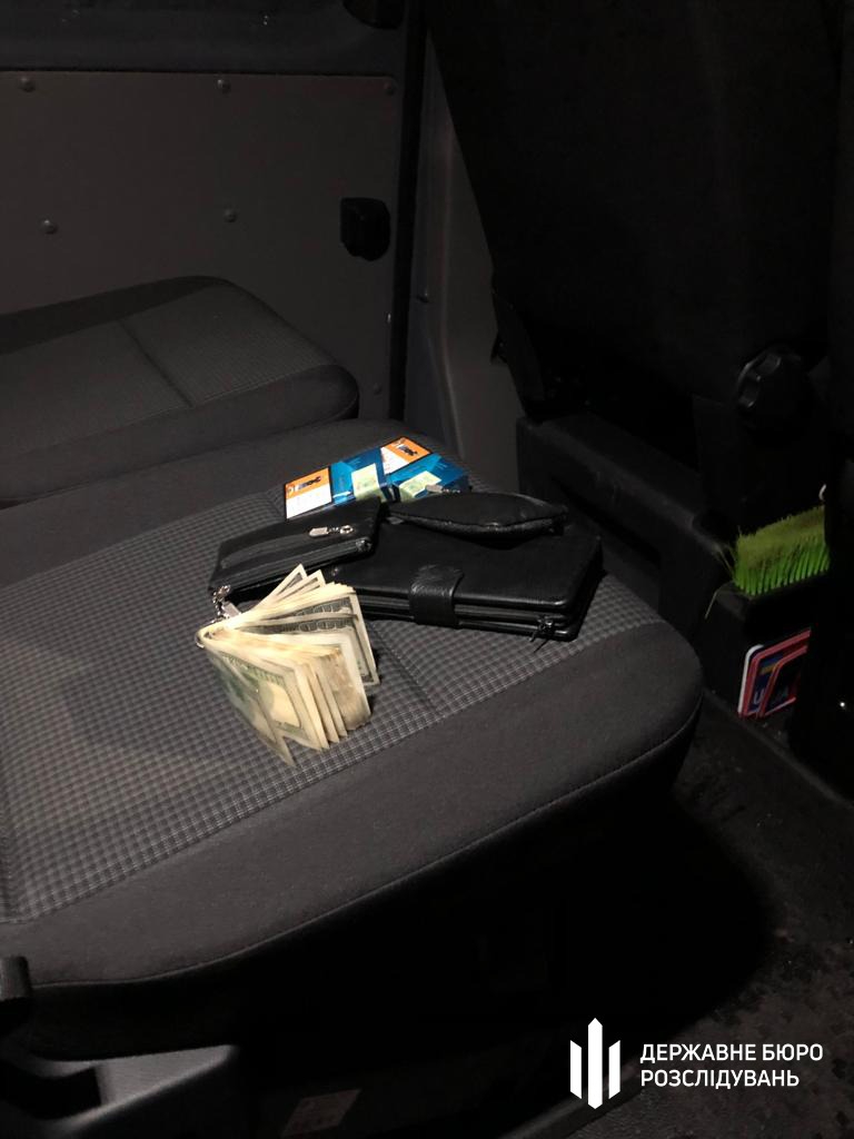 Керівник підприємства Укроборонпрому вимагав 80 тис. грн у іноземної компанії за допомогу, - ДБР 01