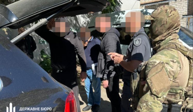 Намагалися підкупити заступника комбата: на Дніпропетровщині затримали колишнього та чинного військовослужбовців, - ДБР. ФОТОрепортаж