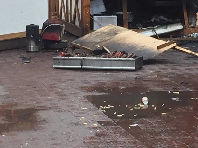 На ярмарку в центрі Львова сталася пожежа, вибухнули балони з газом, є постраждалі 10 На ярмарку в центрі Львова сталася пожежа, вибухнули балони з газом, є постраждалі 10