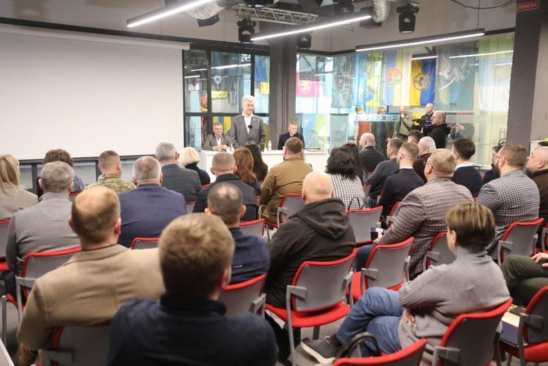 порошенко закликав до внутрішньої єдності та посилення санкцій проти Росії