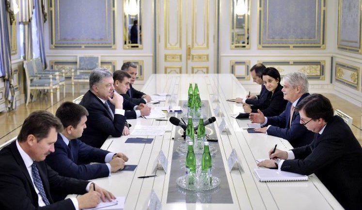 Порошенко підтвердив позицію України щодо підтримки територіальної цілісності Іспанії. ФОТО
