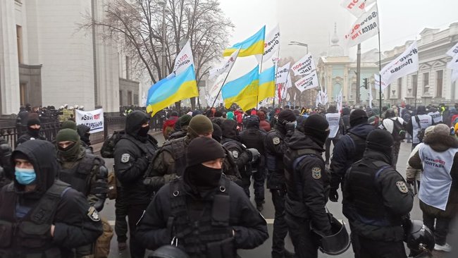 Врятуйте мікробізнес: ФОПи протестують біля стін Верховної Ради 07
