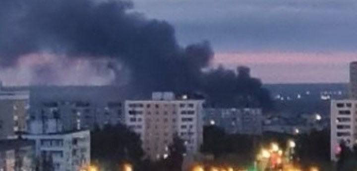 У Самарі вночі пролунали вибухи, після яких над промисловою зоною піднявся стовп дим