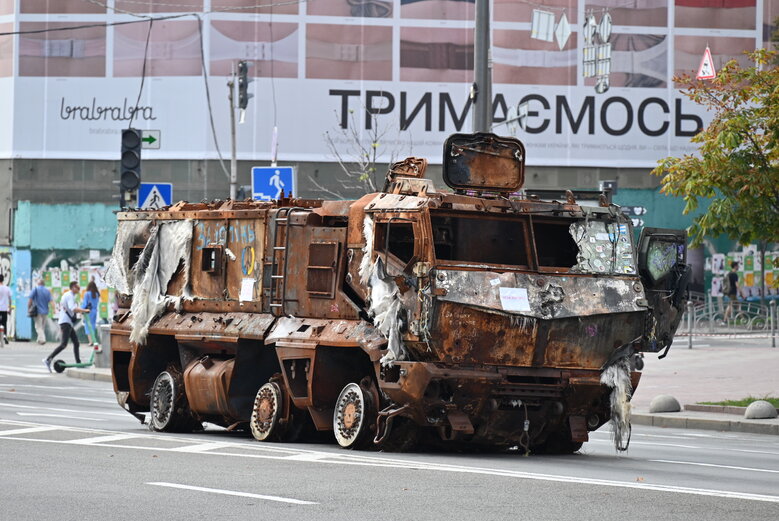 Выставка уничтоженной военной техники РФ на столичном Крещатике 50