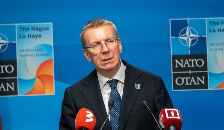 НАТО способно сдерживать любые угрозы, - президент Латвии Ринкевичс