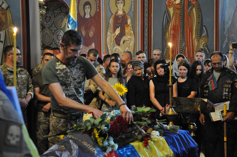 З телеведучим та військовим Карімом Гуламовим, який загинув у бою з російськими окупантами, попрощались у Києві 03