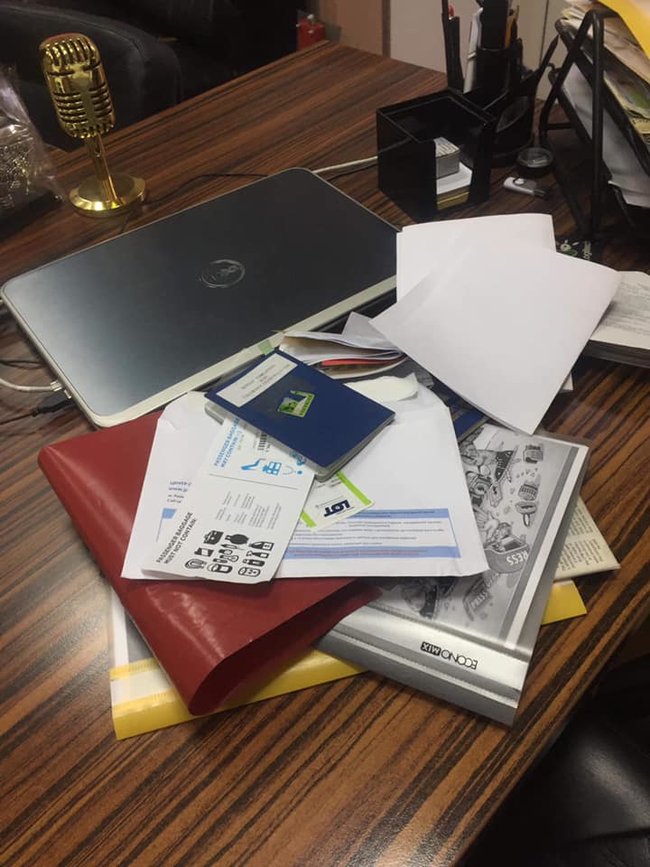 Burglars break into Ukraines Union of Journalists HQ overnight Nov 28 04