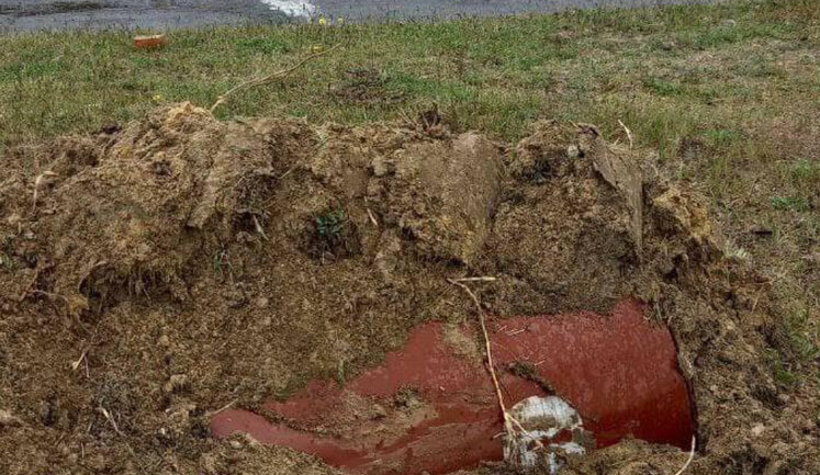 Russians in Nova Kakhovka bury barrels with unknown contents at intersections, - Khlan. PHOTO