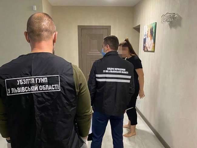 Полиция разоблачила сеть борделей во Львове и Днепре 01