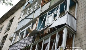 Російський обстріл Сум: 11 постраждалих, пошкоджено будинки та авто