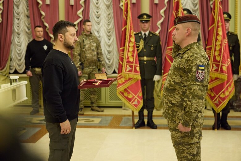 Zelenskyy presents state awards on occasion of Day of Airborne Assault Forces 11 Zelenskyy presents state awards on occasion of Day of Airborne Assault Forces 11