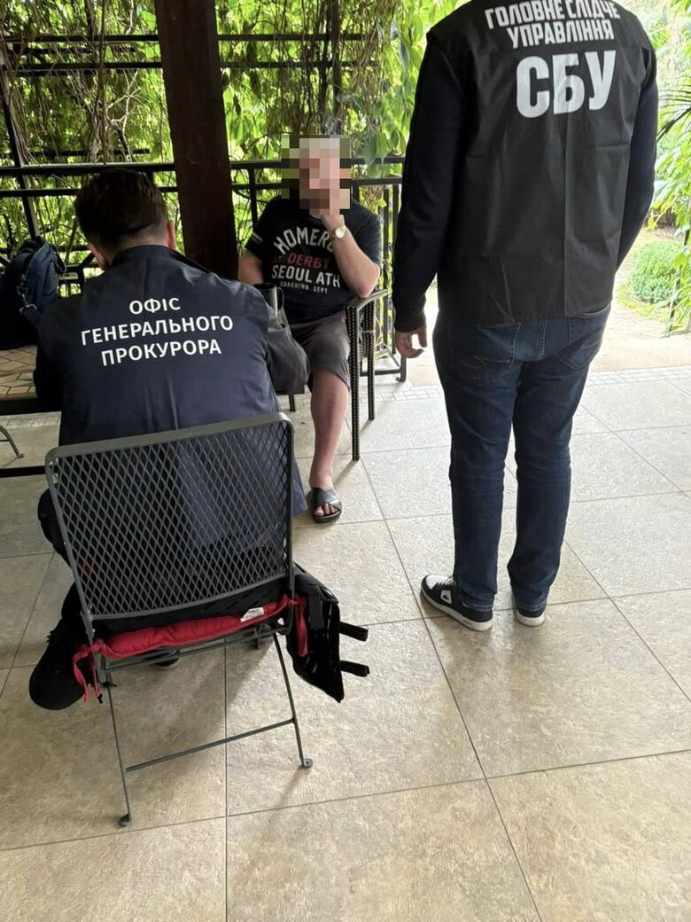 прокуратура та СБУ вручають підозру постачальнику гвинтівок
