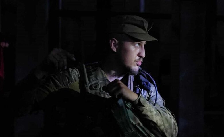 Навіть зазнавши поранення, він не припиняв командувати боєм - історія загиблого Героя України Георгія Лисенка 02