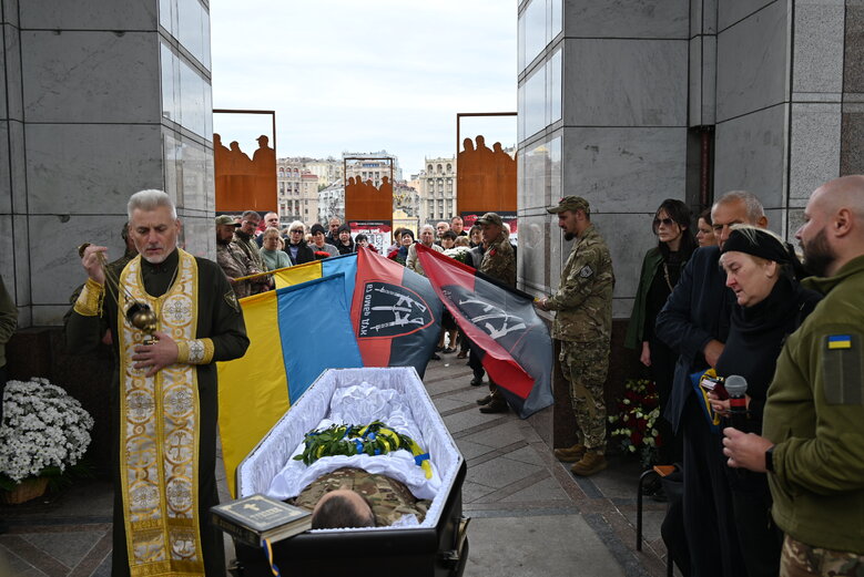 У Києві попрощалися з командиром роти стрілецького батальйону Олександром Пастухом (Добрим), який загинув у бою проти рашистів на Луганщині 31