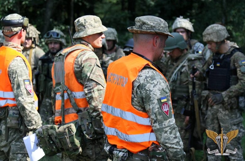 В Десантно-штурмовых войсках подготовили командиров отделений 07