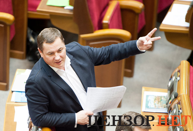 Демонстрація Кодолою парашута від бомби, що вибухнула в Ічні, книги Шишмана і Фукуями, - день роботи Ради 7 листопада 12