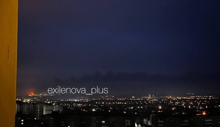 В Саратовской области РФ прогремели взрывы: возник пожар на НПЗ