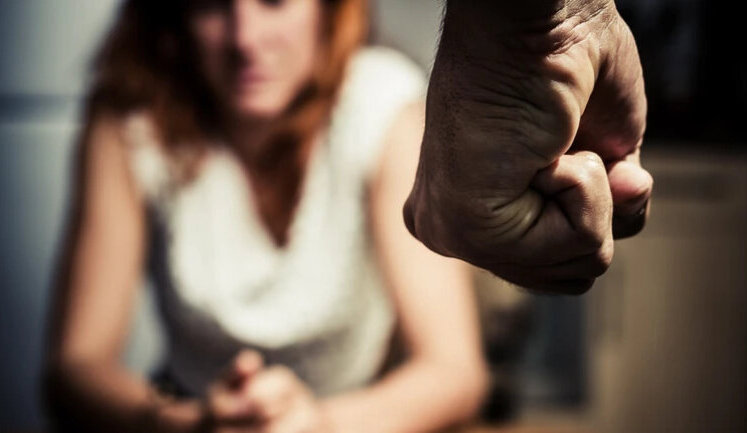 За полгода в Украине зафиксировали почти 36 тысяч обращений о домашнем насилии: более 27 тысяч — от женщин