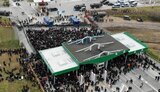 Около 3,5 тыс. мигрантов покинули "лагерь" и пытаются попасть в Польшу через пограничный переход. ВИДЕО