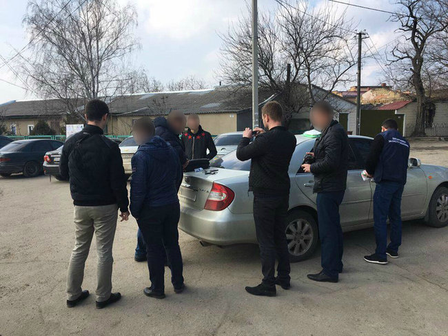 Чиновника Одесаобленерго затримано під час одержання 20 тис. грн хабара, - прокуратура 01