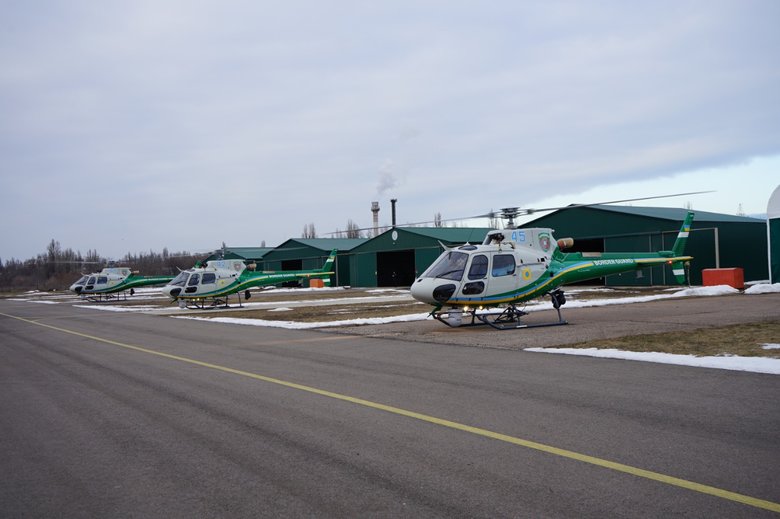Одеські прикордонники отримали три нові французькі гелікоптери AIRBUS H125 01