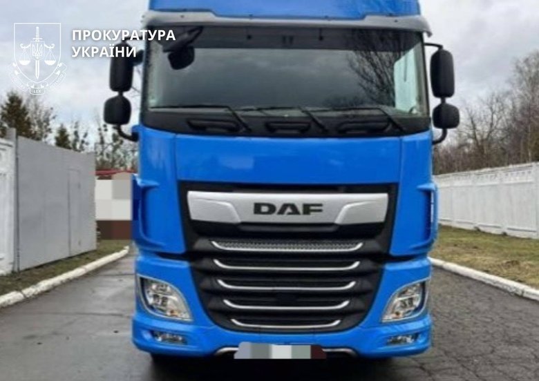 Гуманітарні авто з Польщі замість фронту потрапляли на продаж у Києві