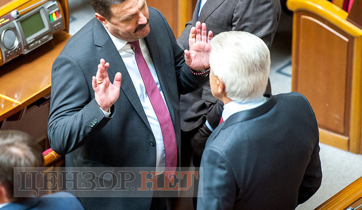 Ківалов-реготун, новинки кіно для Романовського та розмова сватів Деркача і Литвина, - день роботи ВР 23 травня. ФОТОрепортаж