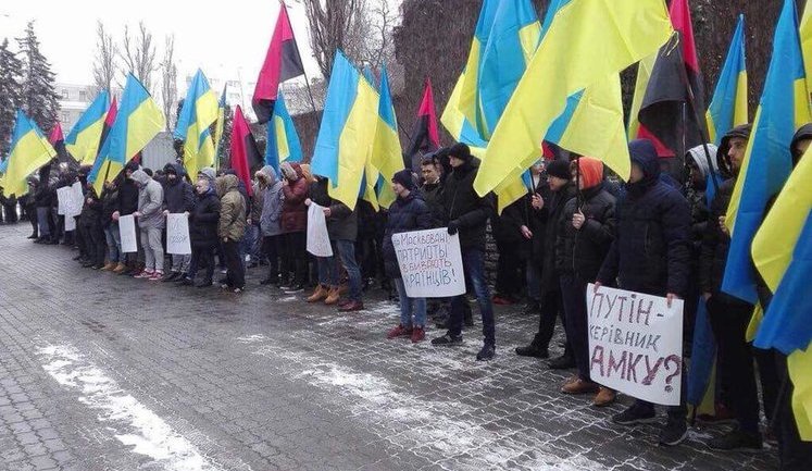 Під будівлею АМКУ зібралися ті, хто хочуть, щоб "лотерейні забігайлівки" та "однорукі бандити" і далі розмножувалися, - Шалайський