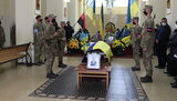 Воїна 80-ї ОДШБ Сергія Тимощука, який загинув у Луганському аеропорту 2014-го, поховали в Славуті. ФОТОрепортаж