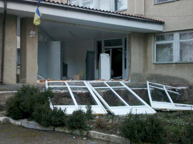 взрыв поликлиника тлумач