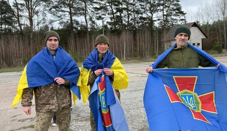 Провели в российских тюрьмах почти четыре года: из плена вернули 11 военнослужащих "Азова" и одного – из бригады "Кара-Даг"