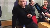 Суд оставил политтехнолога Петрова, подозреваемого в причастности к фейкам о домогательствах Варченко к студентке, под домашним арестом