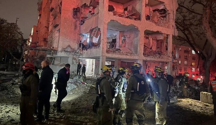 Иран атаковал баллистическими ракетами города на юге Израиля: более 100 пострадавших