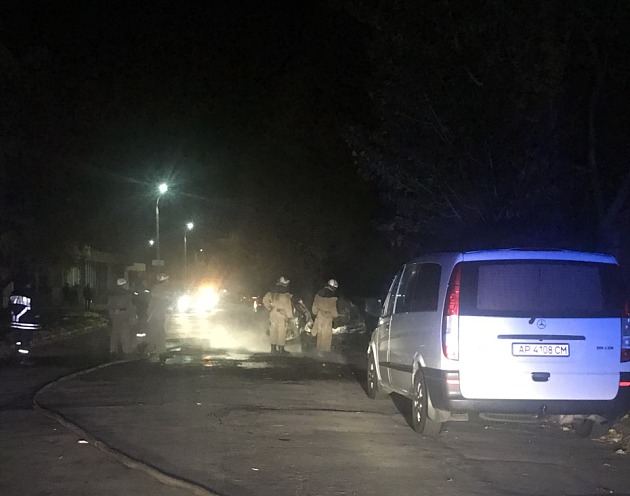 В центре Бердянска взорвался автомобиль: взрывной волной выбило стекла в домах 11