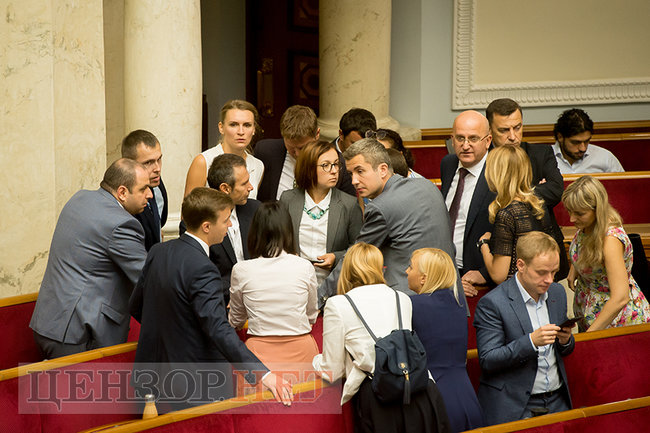 Геращенко і Разумков вивчають Регламент, посилання Герусу від Семенченка і Корявченков, що перевіряє, чому не голосують колеги, - робочий день у Раді 10 вересня 25