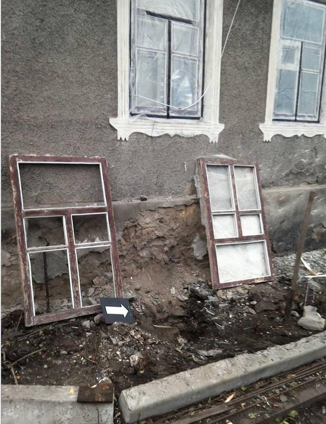 В СЦКК показали последствия обстрела наемниками РФ жилых домов в Трехизбенке 01