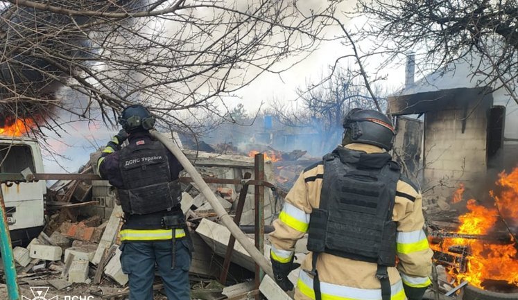 Росія скинула дев’ять авіабомб на Дружківку: є загибла. ФОТОрепортаж