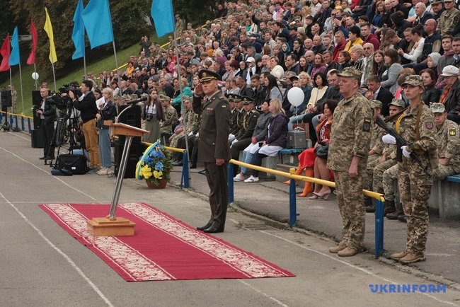 Військову присягу склали майже 400 майбутніх офіцерів запасу 06