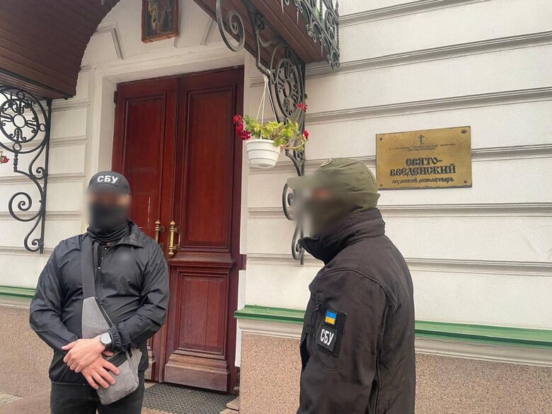 Обшуки у Свято-Введенському монастирі