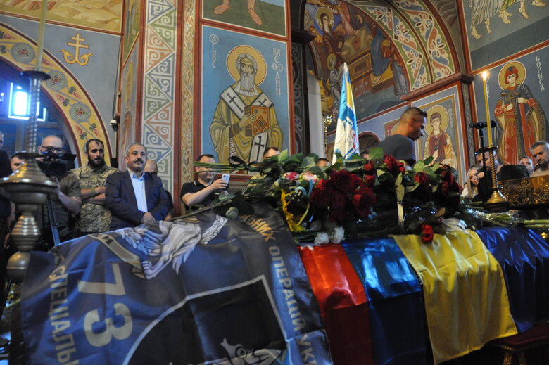 З телеведучим та військовим Карімом Гуламовим, який загинув у бою з російськими окупантами, попрощались у Києві 57