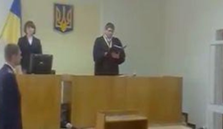 Студентке, жарившей яичницу на Вечном огне, судья Киреев дал три года лишения свободы с отсрочкой. + ВИДЕО (обновлено)
