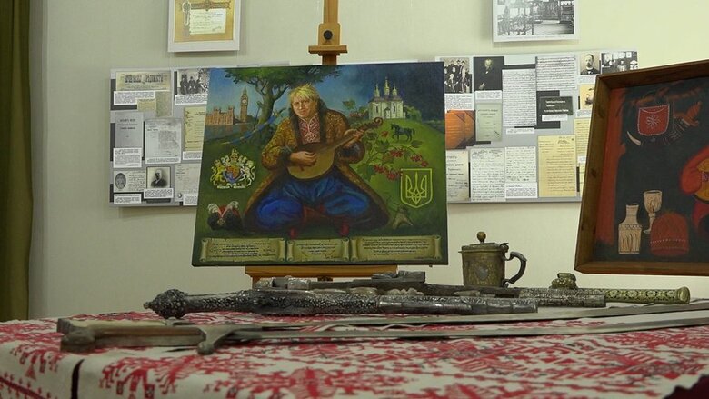 Джонсона у Чернігові посвятили в козаки й нарекли Борисом Чуприною 03 Джонсона у Чернігові посвятили в козаки й нарекли Борисом Чуприною 03