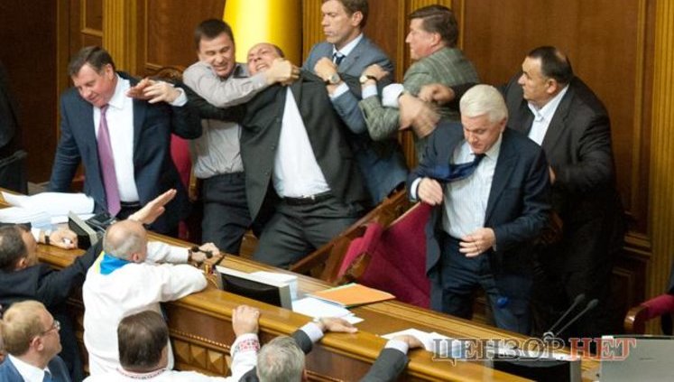 "Языковое побоище" в Раде. Подробный ФОТОрепортаж